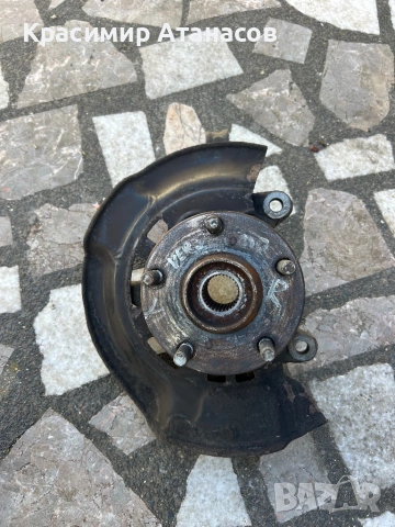 Шенкел главина преден десен  за Тойота версо. 2009-2018г