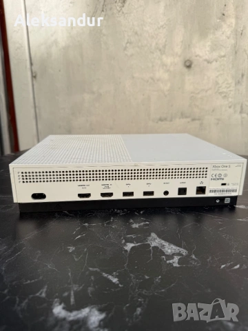 Xbox One S 1TB с джойстик, снимка 3 - Xbox конзоли - 54727386