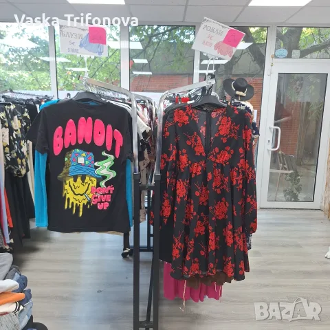 Втора употреба на едро,мъжки и дамски дрехи, снимка 4 - Рокли - 55655562