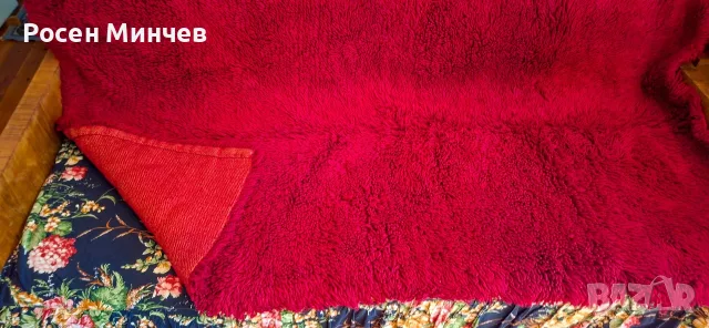 Нови автентични вълнени родопски китеници – 2 бр. (212x108 см), цвят малина, снимка 2 - Покривки за легло - 55672561