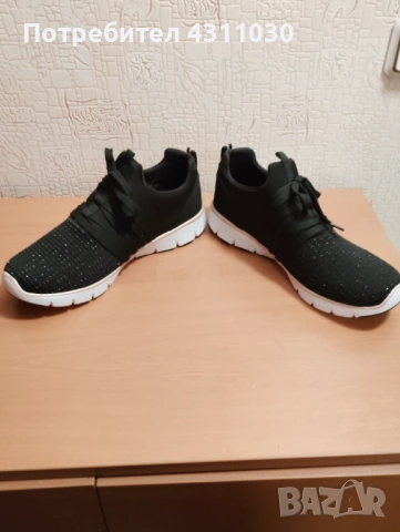 Нови маратонки 44 номер , снимка 5 - Спортни обувки - 54253574