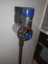 Много добра прахосмукачка Dyson V8 с нова батерия и аксесоари, снимка 2