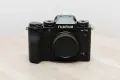 Fujifilm X-T5 – 40,2 MP + L bracket NEEWER, снимка 1