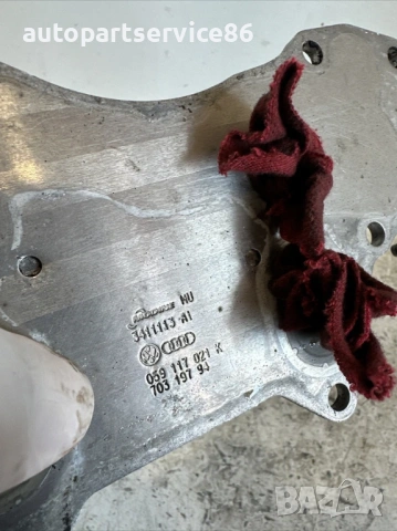 Охладител на масло за Volkswagen Touareg 3.0 Tdi (2009) 059117021K, снимка 2 - Части - 54191184