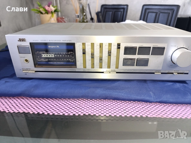 Усилвател JVC AX-40 , снимка 2 - Ресийвъри, усилватели, смесителни пултове - 54937361