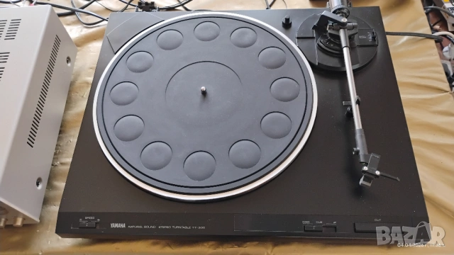 Yamaha TT-300 - полуавтоматичен грамофон