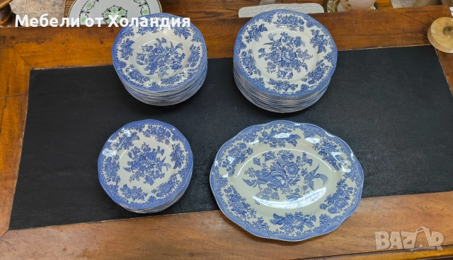 Сервиз за хранене за 12 WEDGWOOD