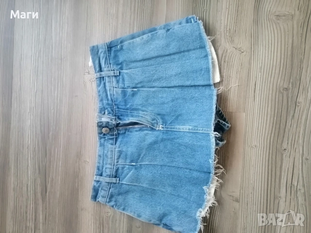 Пола панталонки Bershka 