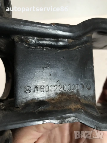 Държач на опора на двигателя за Mercedes Vito W638 2.3 TD OM601 (1997) A6012200207, снимка 2 - Части - 55260241