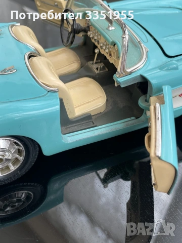 Chevrolet Curvette 1957 1/18 Burago, снимка 9 - Колекции - 54400076
