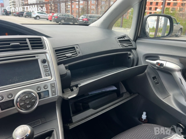 Toyota Verso 2.0D-4D 126, снимка 18 - Автомобили и джипове - 54580880