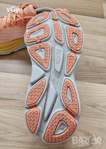 Дамски маратонки Hoka One Bondi 8 - 42, снимка 9 - Маратонки - 55155872