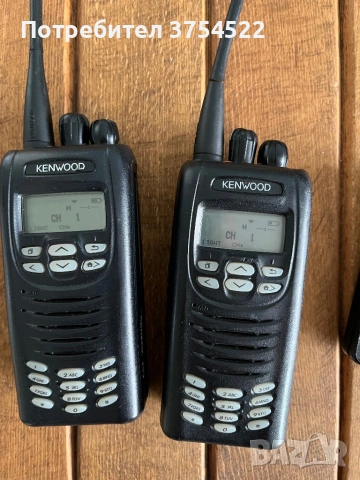 Радиостанции NX-300  VHF/UHF Цифрови портативни радиостанции