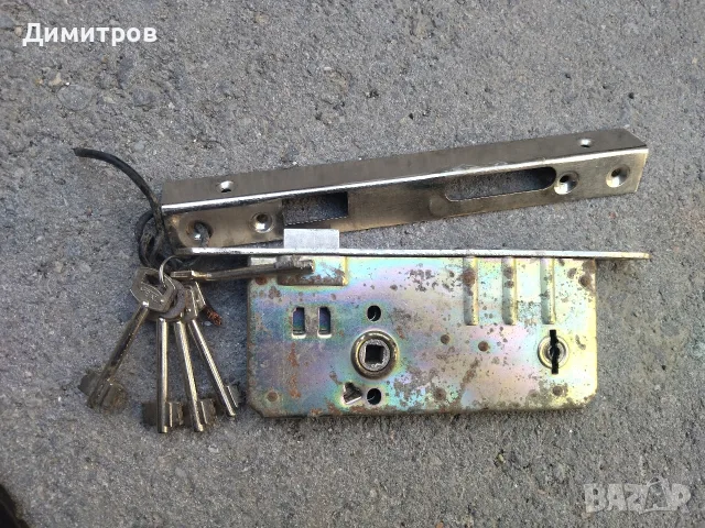 Брави за врати различни
