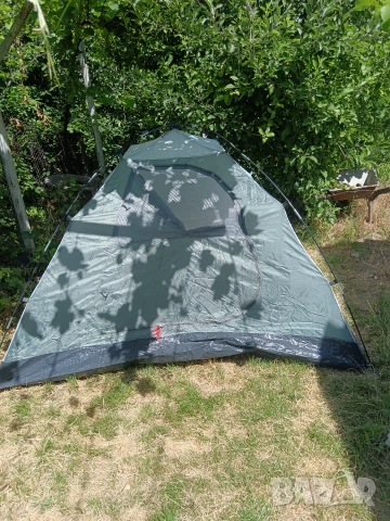 Двуслойна триместна  палатка High Peak, снимка 2 - Палатки - 55098862