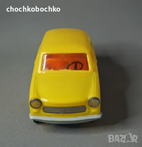 TRABANT 601 Старa Немска пластмасовa играчкa модел кола, снимка 2 - Колекции - 55346923