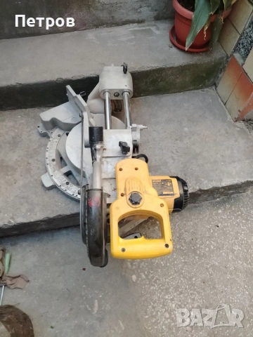 Потапящ циркуляр с герунг DeWalt, снимка 4 - Циркуляри - 54877636