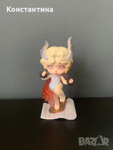 Фигурки от Blind box кутии Laura Mystical book, снимка 2 - Колекции - 54615058