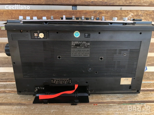 Радиокасетофон класика от края на 70-те години – PANASONIC RS-4350LJ., снимка 4 - Радиокасетофони, транзистори - 54994778