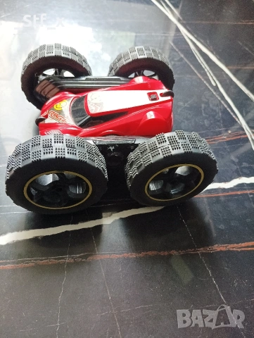Dickie Toys RC Tumbling Flippy количка с 360 градуса задвижване , снимка 2 - Коли, камиони, мотори, писти - 54399928
