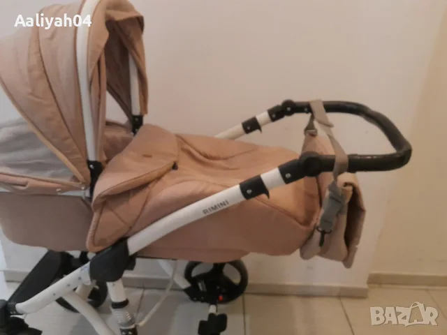 Бебешка количка бяло и бежево