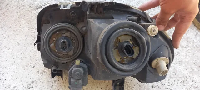 Десен фар Renault Clio II, снимка 2 - Части - 55513091