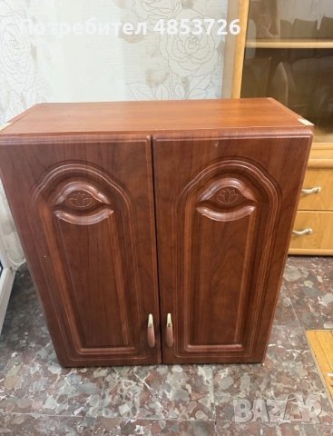 Шкаф 15€ (60 см ширина, 69 см височина?