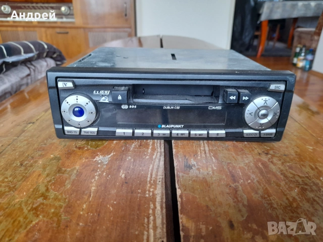 Автомобилен радиокасетофон Blaupunkt, снимка 2 - Други ценни предмети - 54238865
