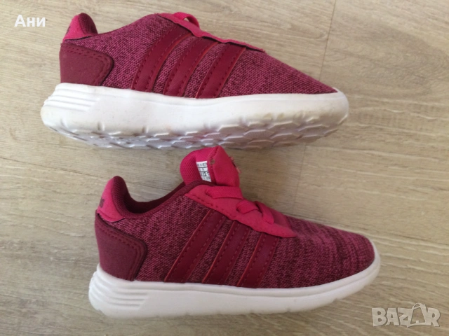 Детски розови маратонки Adidas.