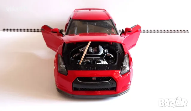 Nissan GT-R 2009 Bburago DIAMOND Мащаб 1:18, снимка 8 - Колекции - 55626301