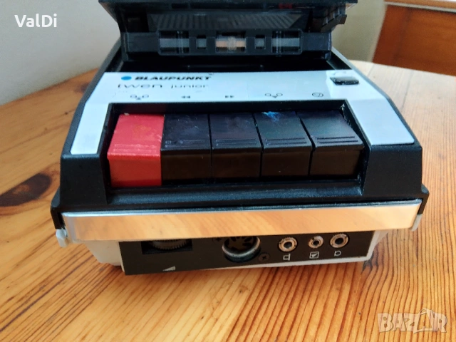 Касетофон BLAUPUNKT , снимка 3 - Радиокасетофони, транзистори - 54485326
