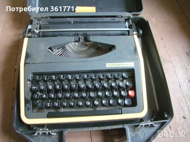 Пишеща машина Silver Red, снимка 4 - Други машини и части - 54745699