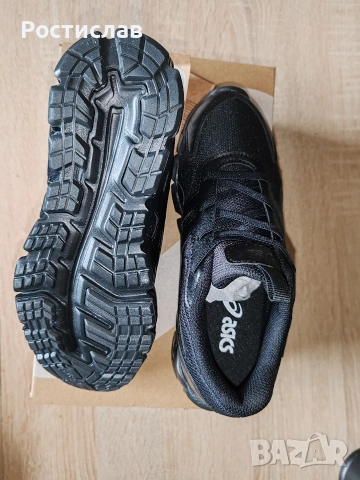 Детски маратонки Asics, снимка 3 - Детски маратонки - 54382613