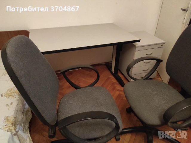 Маса  шкафче с два въртящи се стола, снимка 5 - Маси - 54184432