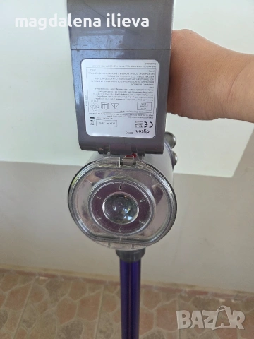 Безжична прахосмукачка Dyson, снимка 5 - Прахосмукачки - 54542798