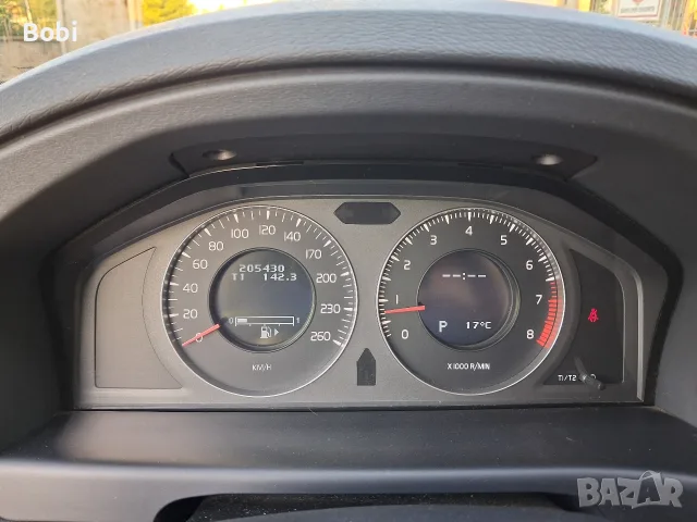 Volvo V70 2.5T Газ/Бензин, снимка 11 - Автомобили и джипове - 48136227