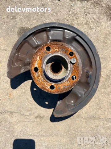 2463340206 задна главина от Mercedes GLA 200 CDI 