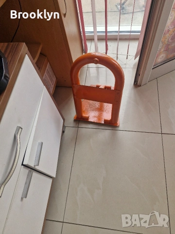 Продава се скоба за паркинг