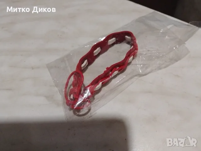 Верижка гривна нова маркова на Адидас промазан плат и метал и червена нова ест.кожа, снимка 11 - Гривни - 48299404