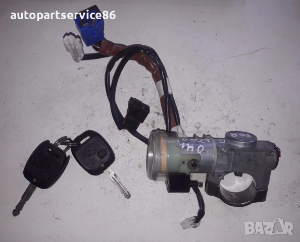 Запалителен цилиндър с 2 ключа и четец за Subaru Forester (2004) 88215AE010 