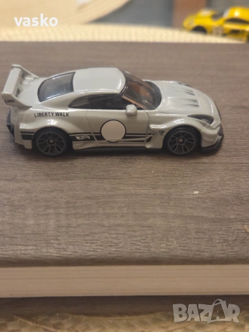 Hotwheels Nissan 35 GT-RR, снимка 3 - Колекции - 54478823