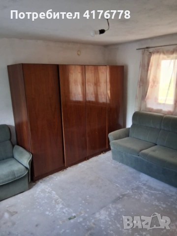 Продава имот в гр. Баня - 2 етажа от къща, снимка 2 - Апартаменти - 54619845