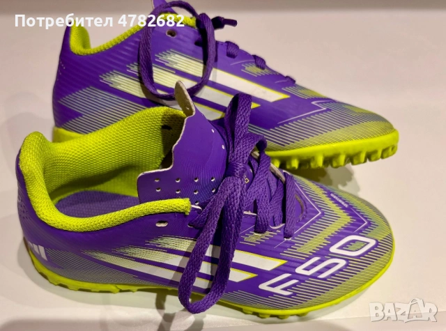 Детски футболни обувки Adidas, снимка 2 - Футбол - 54526686
