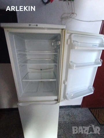 Хладилник с фризер Indesit, снимка 7 - Хладилници - 55063863