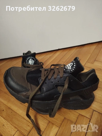 Nike air huarache оригинални размер 44, снимка 2 - Спортни обувки - 55047177