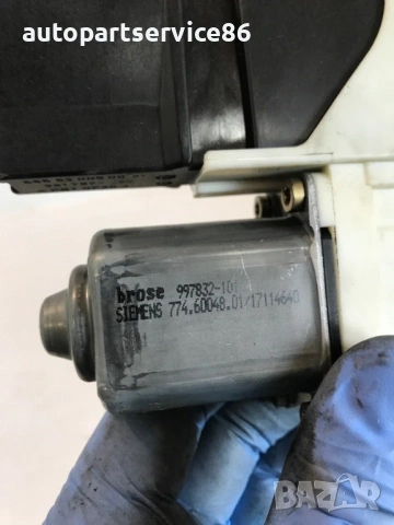Мотор за стъклоповдигач за предна лява врата за Citroën C4 купе (2006) 996385-101, снимка 2 - Части - 54503693