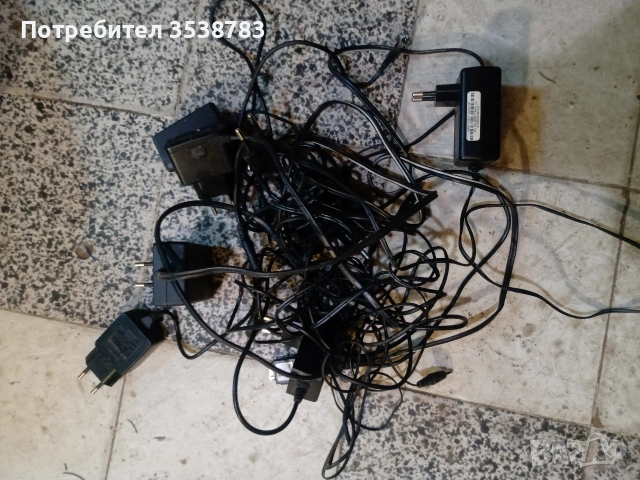 Кабели за мобилни телефони за зареждане 