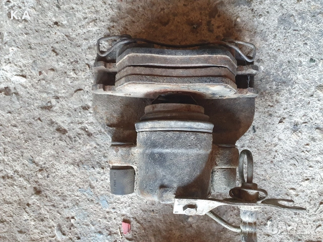 Предни спирачни апарати Audi A4 B5 1.8i 125, снимка 2 - Части - 54751606