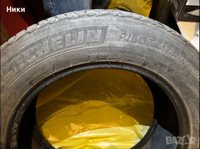 Зимни гуми Michelin Pilot Alpin 5 – 235/60/18 (4 броя), снимка 2 - Гуми и джанти - 54817504
