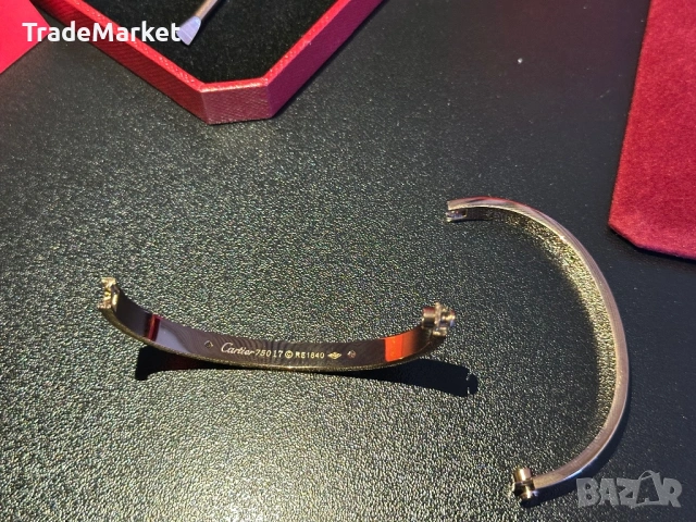 Нова Гривна Cartier LOVE цвят розово злато с подаръчна опаковка, снимка 6 - Гривни - 54562064